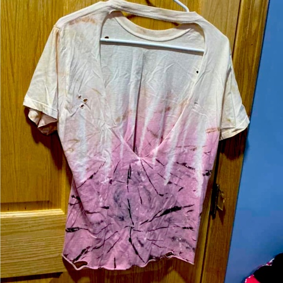 Women’s Buckle Shirt - Picture 2 of 2